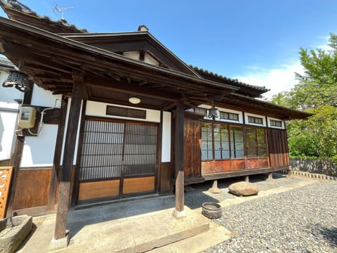 Property building, Day