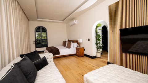 Rico luxury rental Bed and Breakfast in Camps Bay