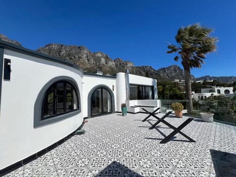 Rico luxury rental Bed and Breakfast in Camps Bay