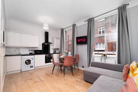TV and multimedia, Kitchen or kitchenette, Living room, Dining area, dishwasher, stove, washing machine