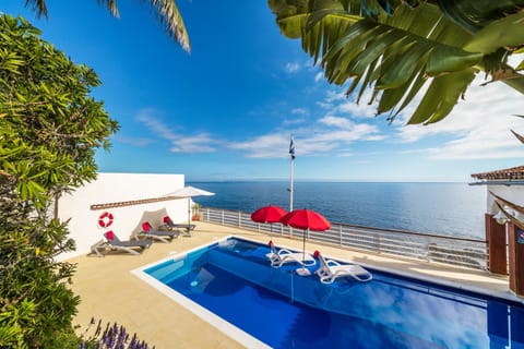 Hot Tub, Solarium, Beach, Sea view, Swimming pool