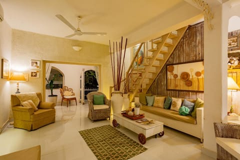 Living room, Seating area, fireplace