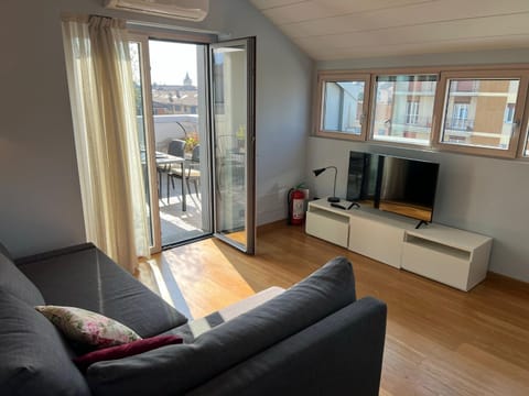 Attico Don Minzoni Apartment in Intra