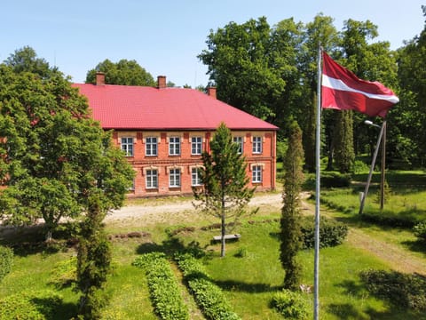 Property building, Day, Garden