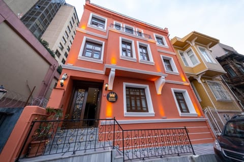 Property building, Day, Neighbourhood, Street view