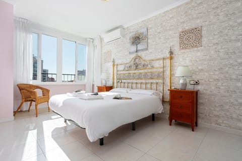 Bed, Photo of the whole room, Bedroom, towels, air conditioner