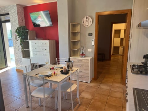 Kitchen or kitchenette, Living room, Dining area