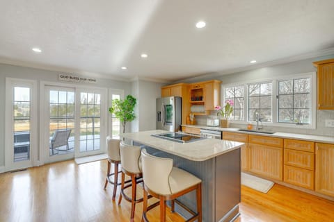 Boone Lake Getaway 6 Mi to Bristol Speedway! House in Bristol