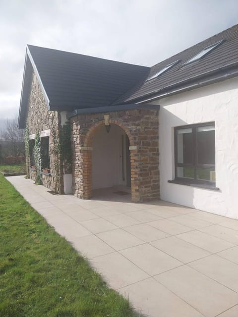 Large Cottage overlooking tranquil village Kerry House in County Limerick