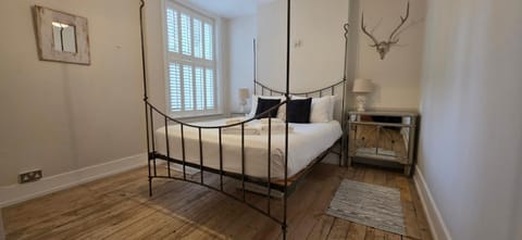 Bed, Bedroom, wardrobe
