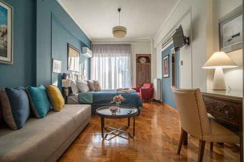 TV and multimedia, Photo of the whole room, Bedroom