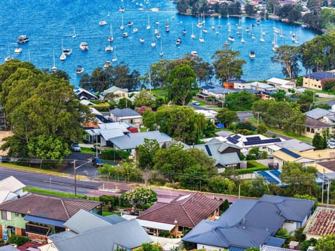 Bird's eye view, Lake view