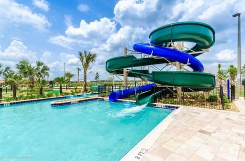 Aqua park, Swimming pool