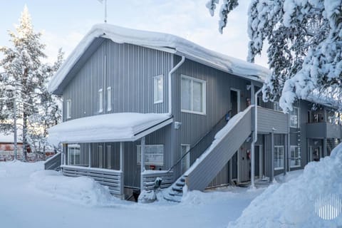 Property building, Day, Winter