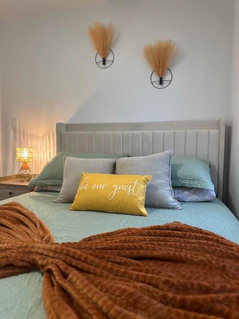 New I The Weekender Retreat I 5min Drive to Beach House in Atlantic Beach