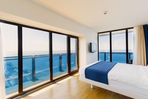 Bed, Natural landscape, Photo of the whole room, Bedroom, Sea view