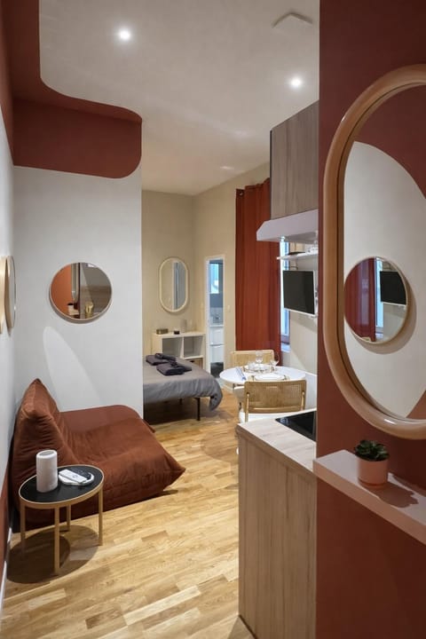 Living room, Seating area