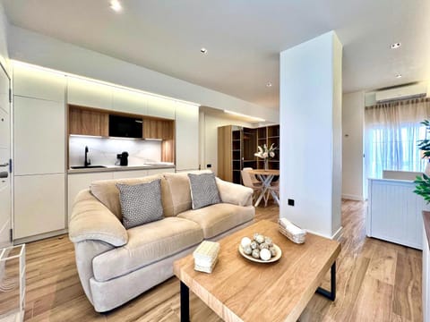 TV and multimedia, Kitchen or kitchenette, Living room, Lounge or bar