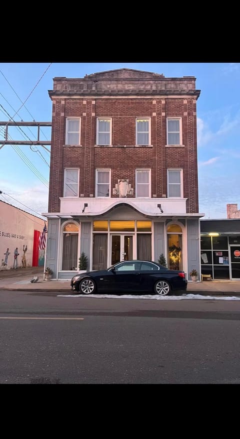Property building, Street view, Location