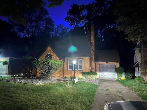 Gem in the park Villa in Youngstown