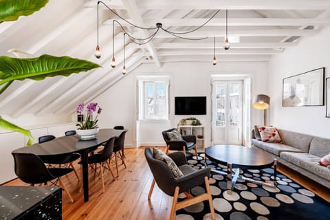 Communal lounge/ TV room, TV and multimedia, Living room, Seating area, Dining area