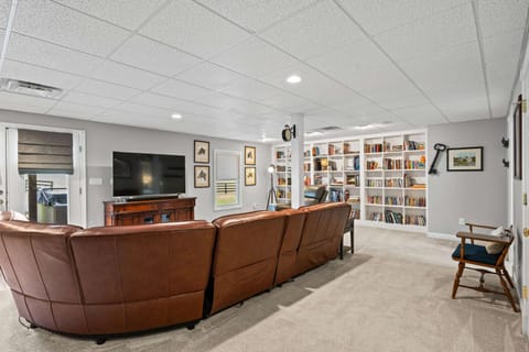 Country Home with Hot Tub Fire Pit for 10 Guests House in Florence