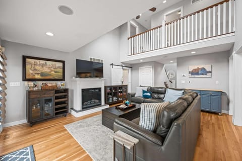 Country Home with Hot Tub Fire Pit for 10 Guests House in Florence