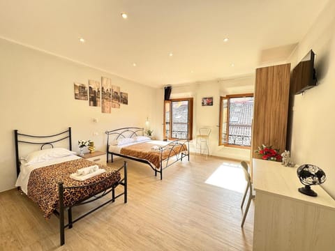 Harmony Room - a stone's throw from Piazza Maggiore Apartment in Bologna