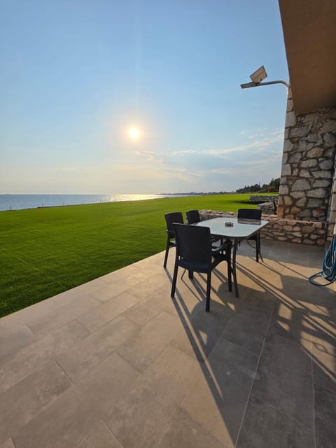 Patio, Day, Natural landscape, View (from property/room), Balcony/Terrace, Seating area, Dining area, Sea view, Sunset