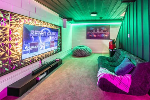 TV and multimedia, Living room, Seating area