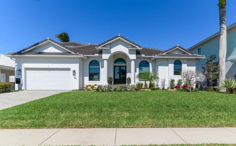 A Slice of Paradise in the Heart of Marco Island Apartment in Marco Island