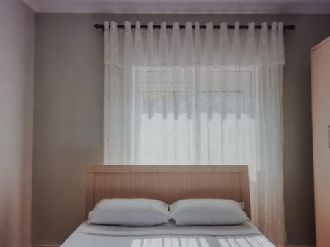 Sunny and spacious villla Apartment in Ksamil