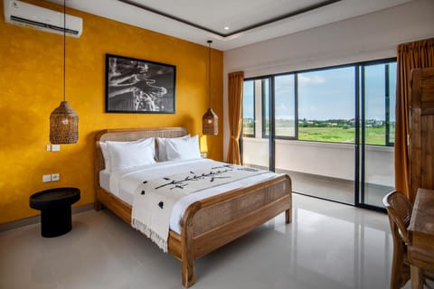 Walk to beach and restaurants - view and quiet - 2BR 3BATH Villa in Kediri