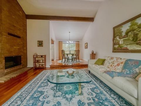 Entire 3-bedrooms charming house in Lake Forest Park House in Lake Forest Park