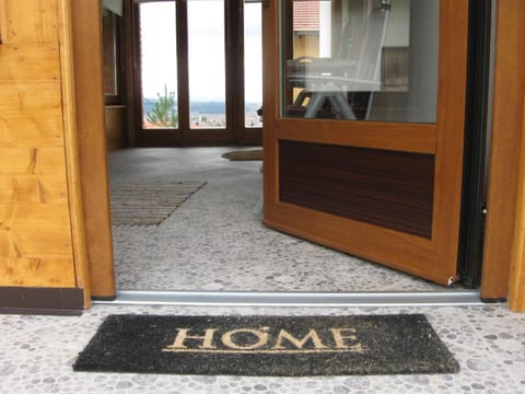 Patio, Facade/entrance