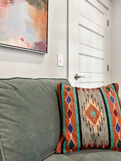 Living room, Decorative detail