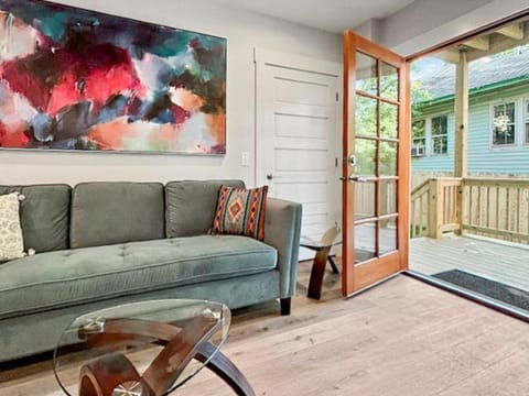 Patio, Balcony/Terrace, Living room, Photo of the whole room, Seating area