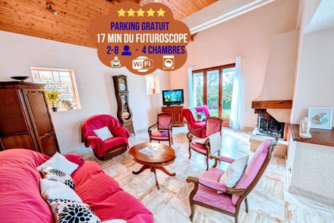 Living room, Seating area