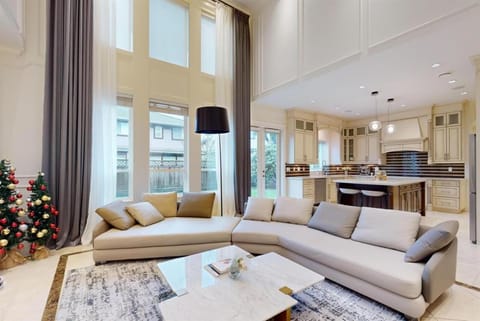 Luxury Ensuite Room in Peaceful West Richmond-Easy Airport & City Access Vacation rental in Richmond