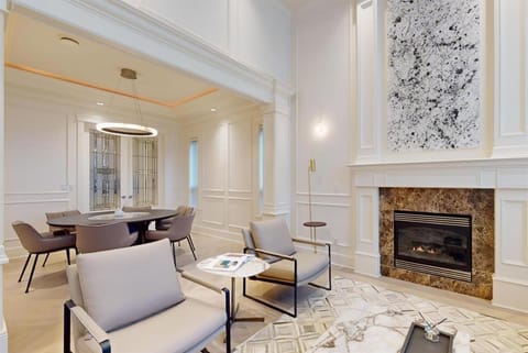 Luxury Ensuite Room in Peaceful West Richmond-Easy Airport & City Access Vacation rental in Richmond