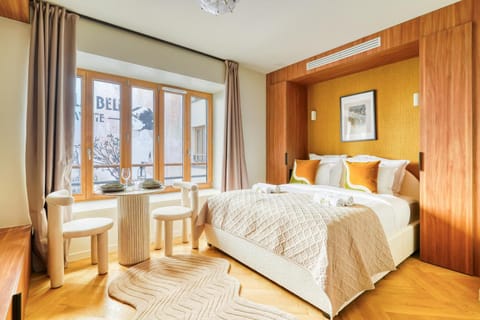 Bed, View (from property/room), View (from property/room), Photo of the whole room, Bedroom, Inner courtyard view