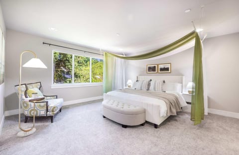 Modern Kirkland 4BR Family Oasis Kids Paradise House in Kirkland