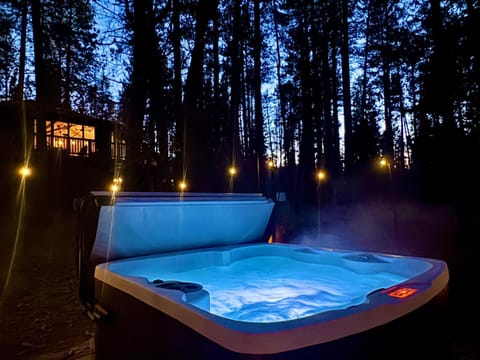 Wildland Treehaus Creekside Forest Retreat w Hot Tub & Wellness Yurt Pets OK House in Idyllwild-Pine Cove