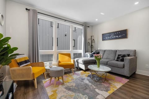 SkyBox|Rooftop|Downtown Apartment in Traverse City