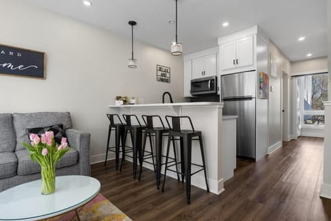 SkyBox|Rooftop|Downtown Apartment in Traverse City