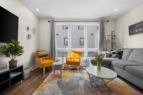 SkyBox|Rooftop|Downtown Apartment in Traverse City