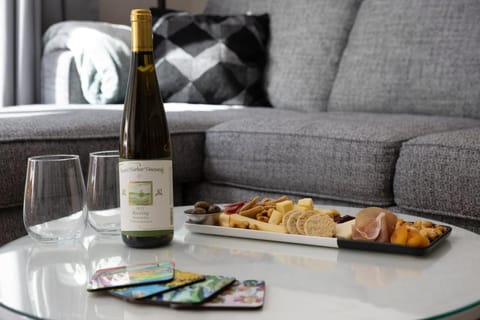 SkyBox|Rooftop|Downtown Apartment in Traverse City