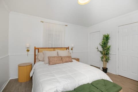 Bamboo Forest Mediterranean Escape near Emory University Apartment in Druid Hills