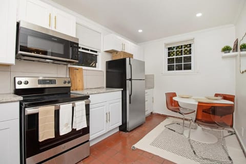 Bamboo Forest Mediterranean Escape near Emory University Apartment in Druid Hills