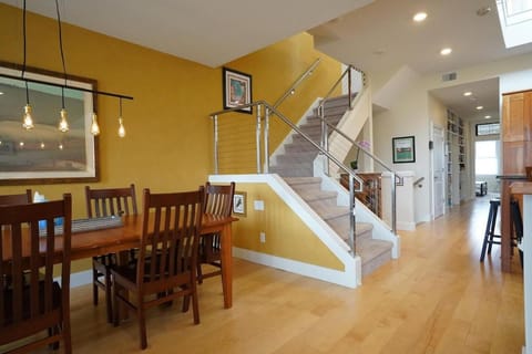 Bayview Bliss: Modern Luxury Home Apartment in Traverse City